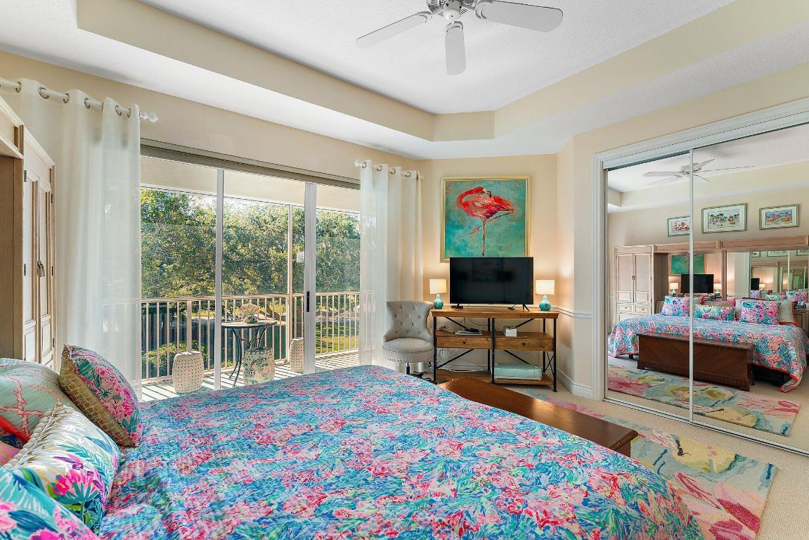 JUPITER HILLS VILLAGE - Residential