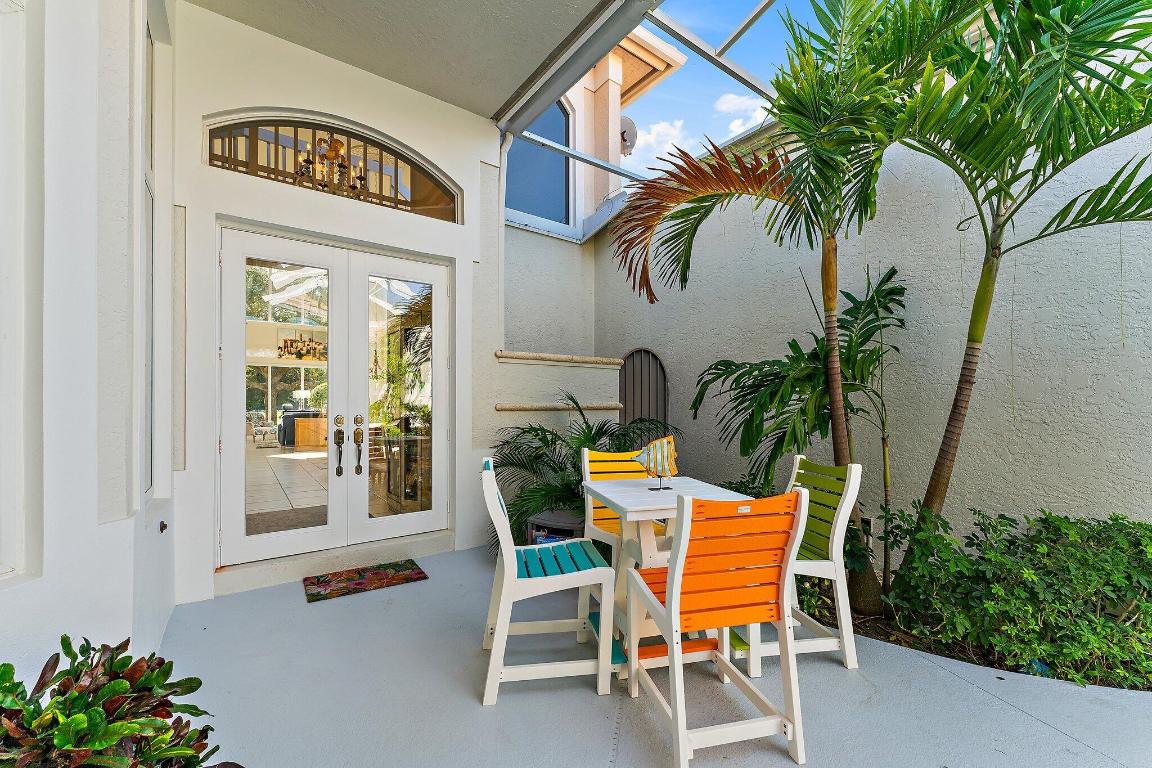 JUPITER HILLS VILLAGE - Residential