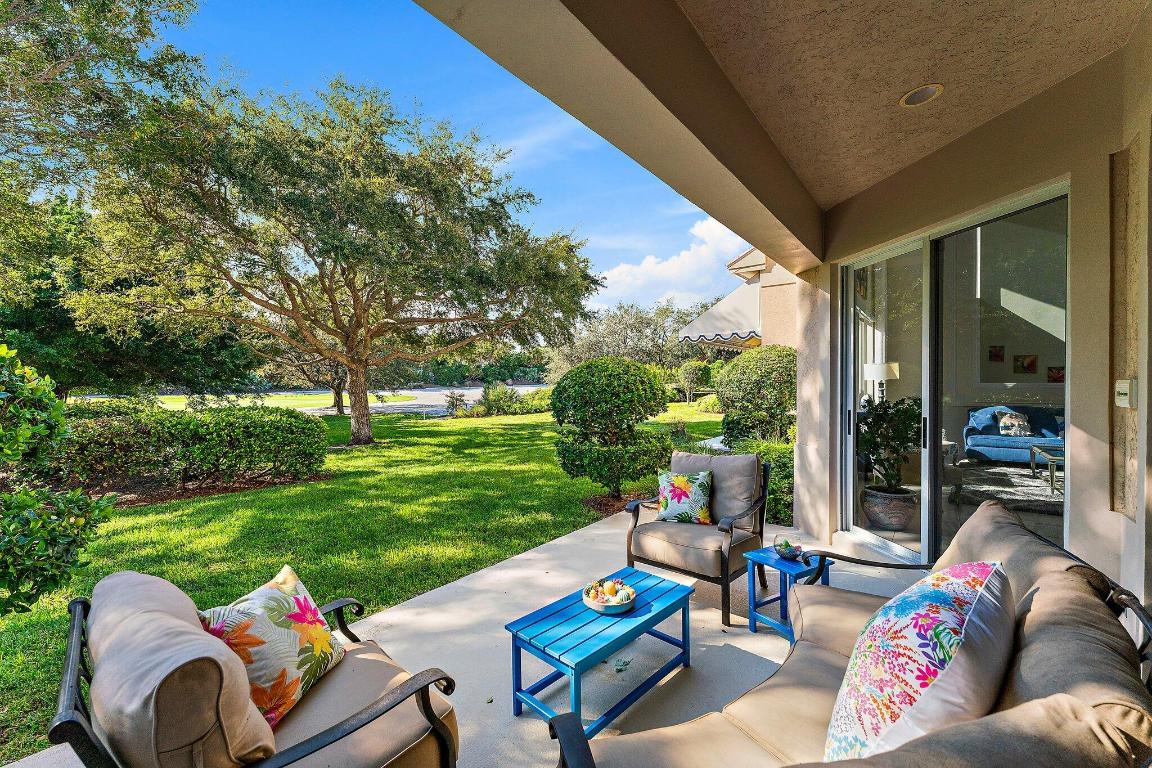 JUPITER HILLS VILLAGE - Residential
