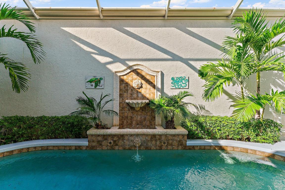 JUPITER HILLS VILLAGE - Residential