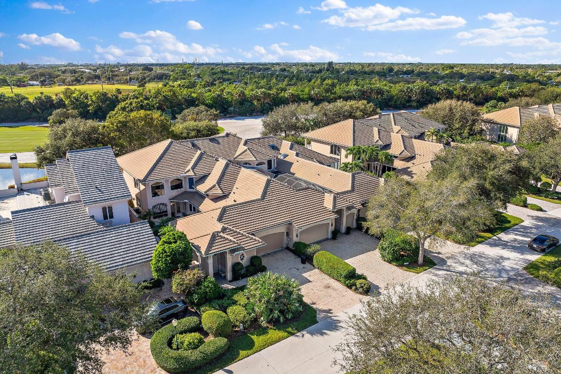JUPITER HILLS VILLAGE - Residential