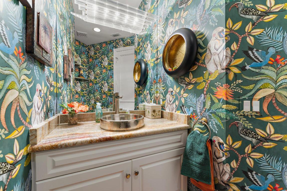 JUPITER HILLS VILLAGE - Residential