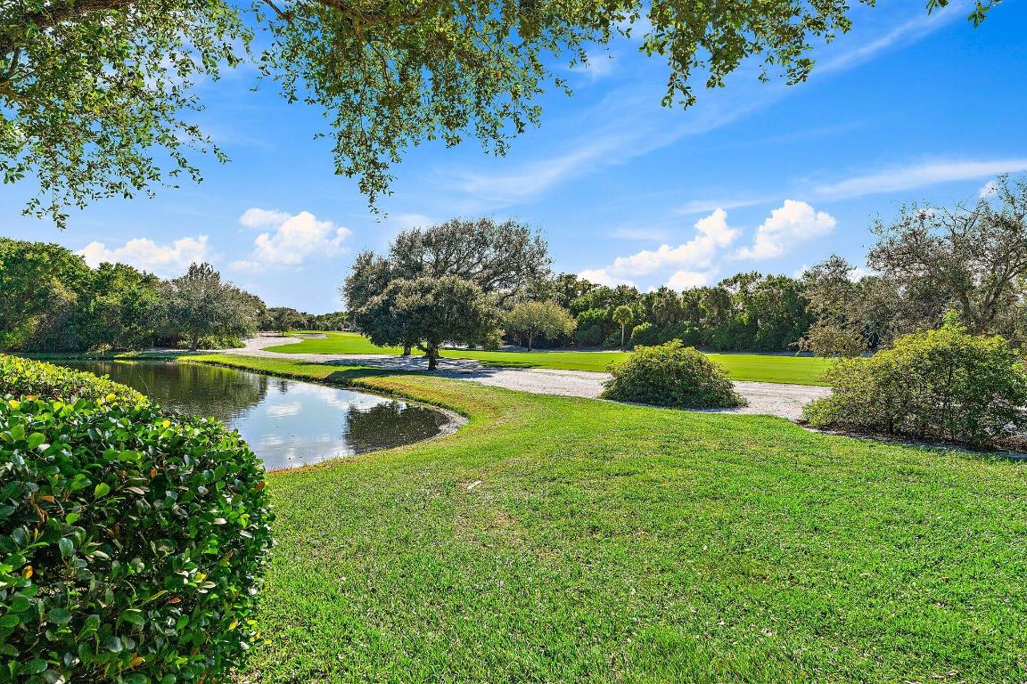 JUPITER HILLS VILLAGE - Residential