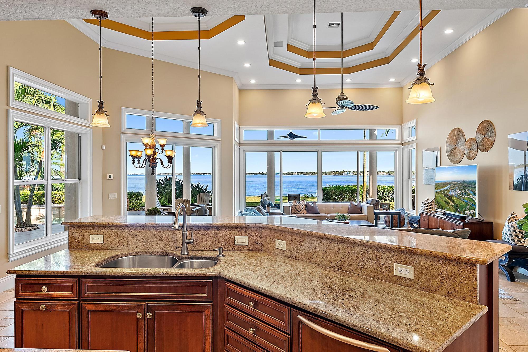 PALM COVE GOLF & YACHT CL - Residential