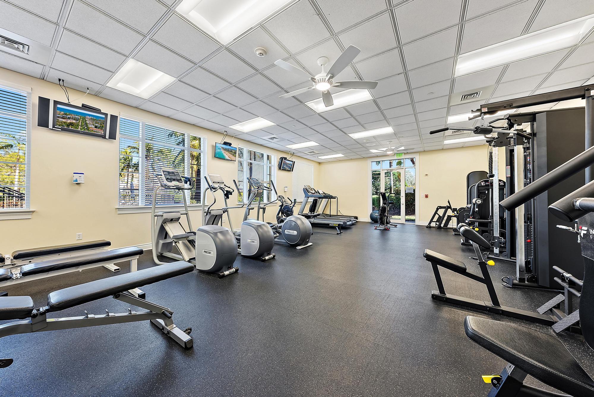 PALM COVE GOLF & YACHT CL - Residential