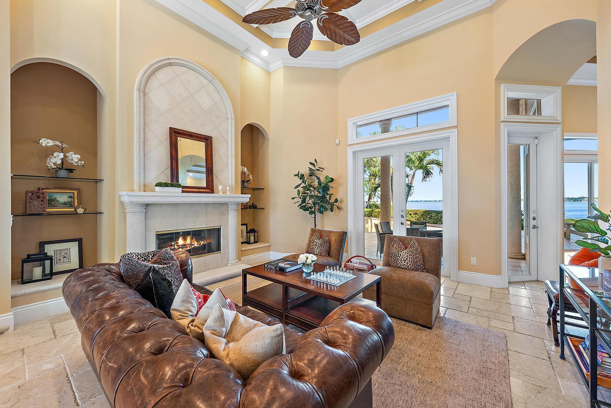 PALM COVE GOLF & YACHT CL - Residential