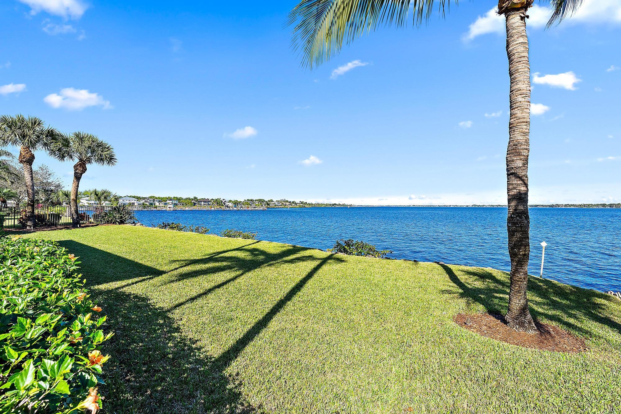 PALM COVE GOLF & YACHT CL - Residential