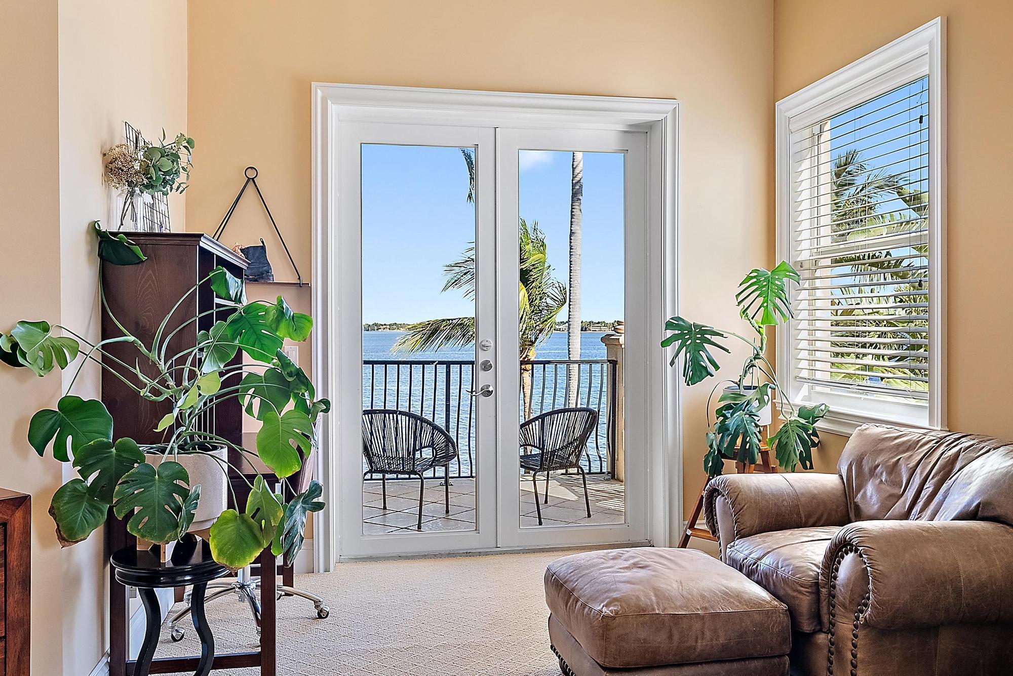 PALM COVE GOLF & YACHT CL - Residential