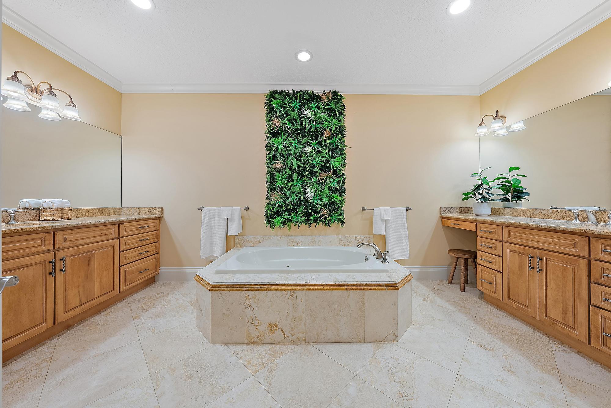 PALM COVE GOLF & YACHT CL - Residential