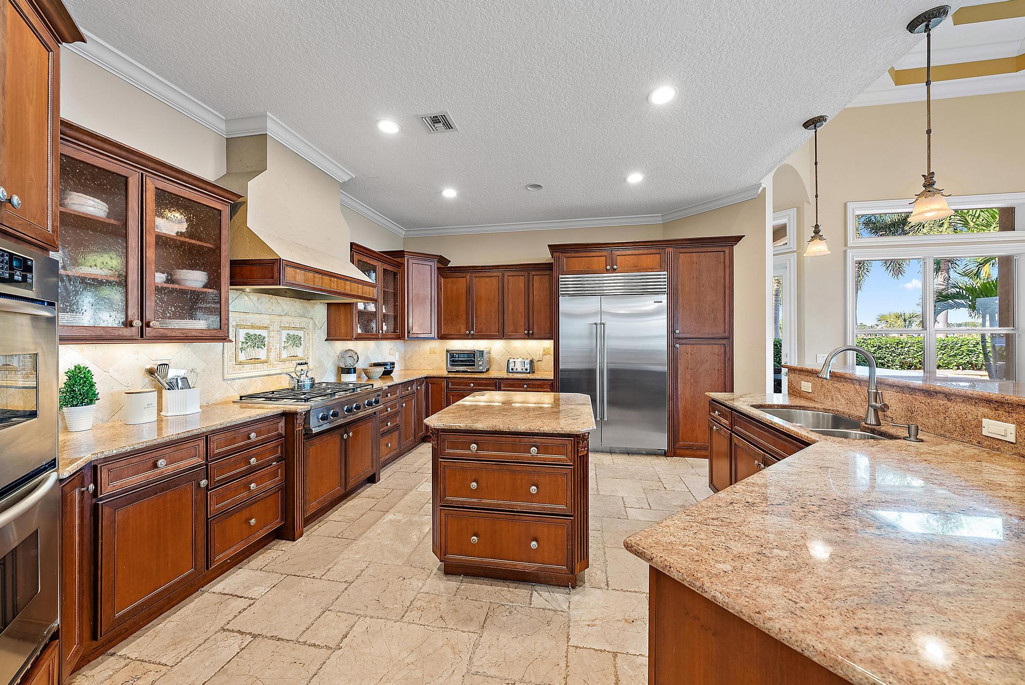 PALM COVE GOLF & YACHT CL - Residential