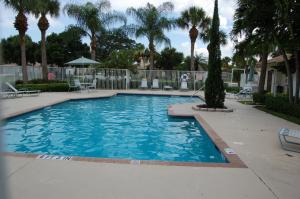 Lawrence Oaks - Residential