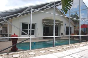 Lawrence Oaks - Residential