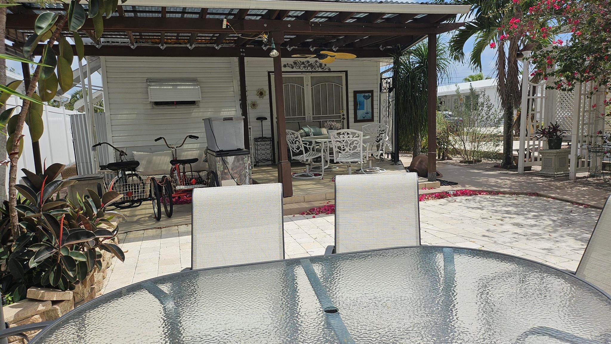 14669 Sunset Drive, Delray Beach, FL, 33445/$158,800 1 14669 Sunset Drive