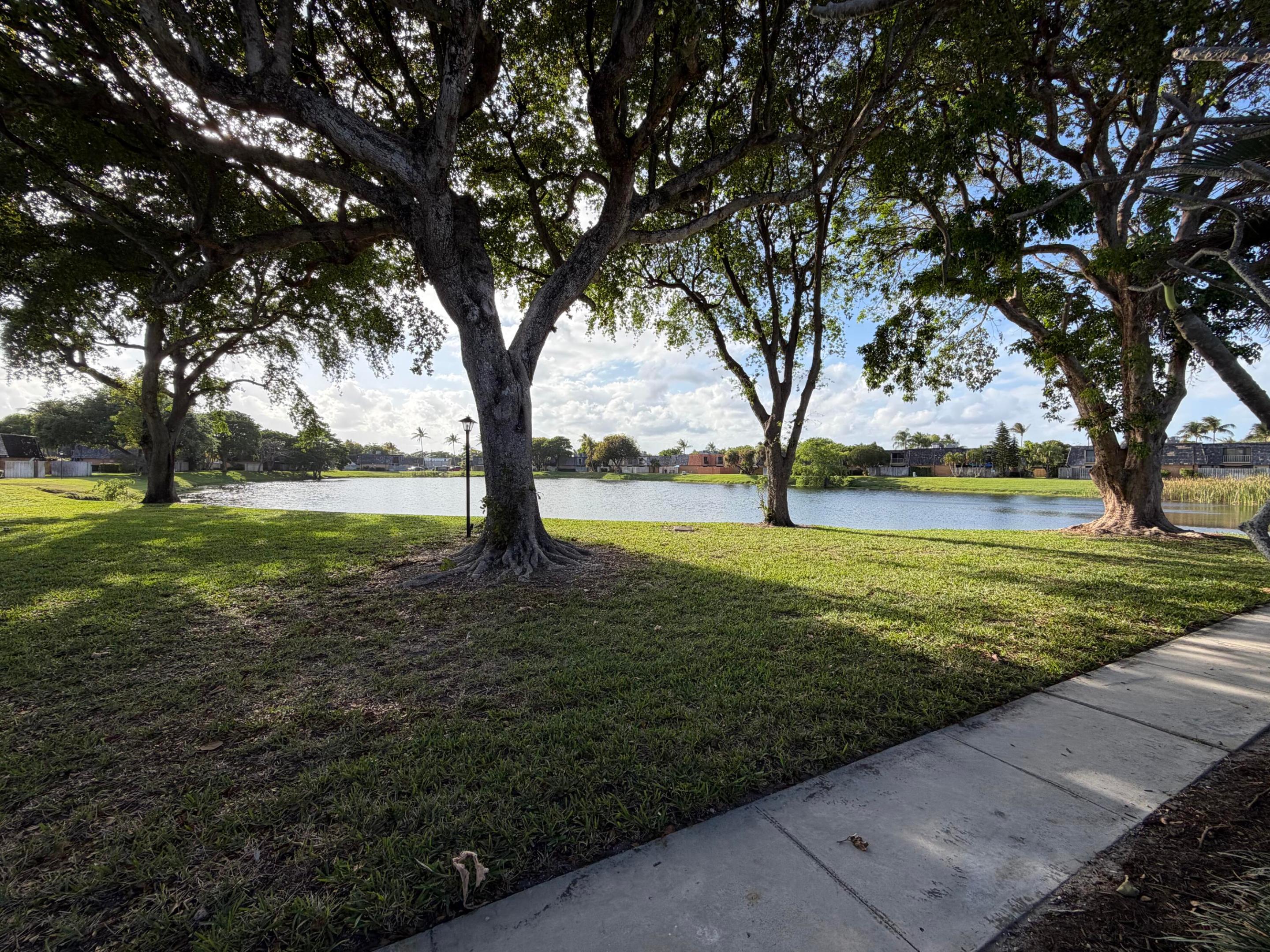 LAKEWOOD OF PALM SPRINGS - Residential