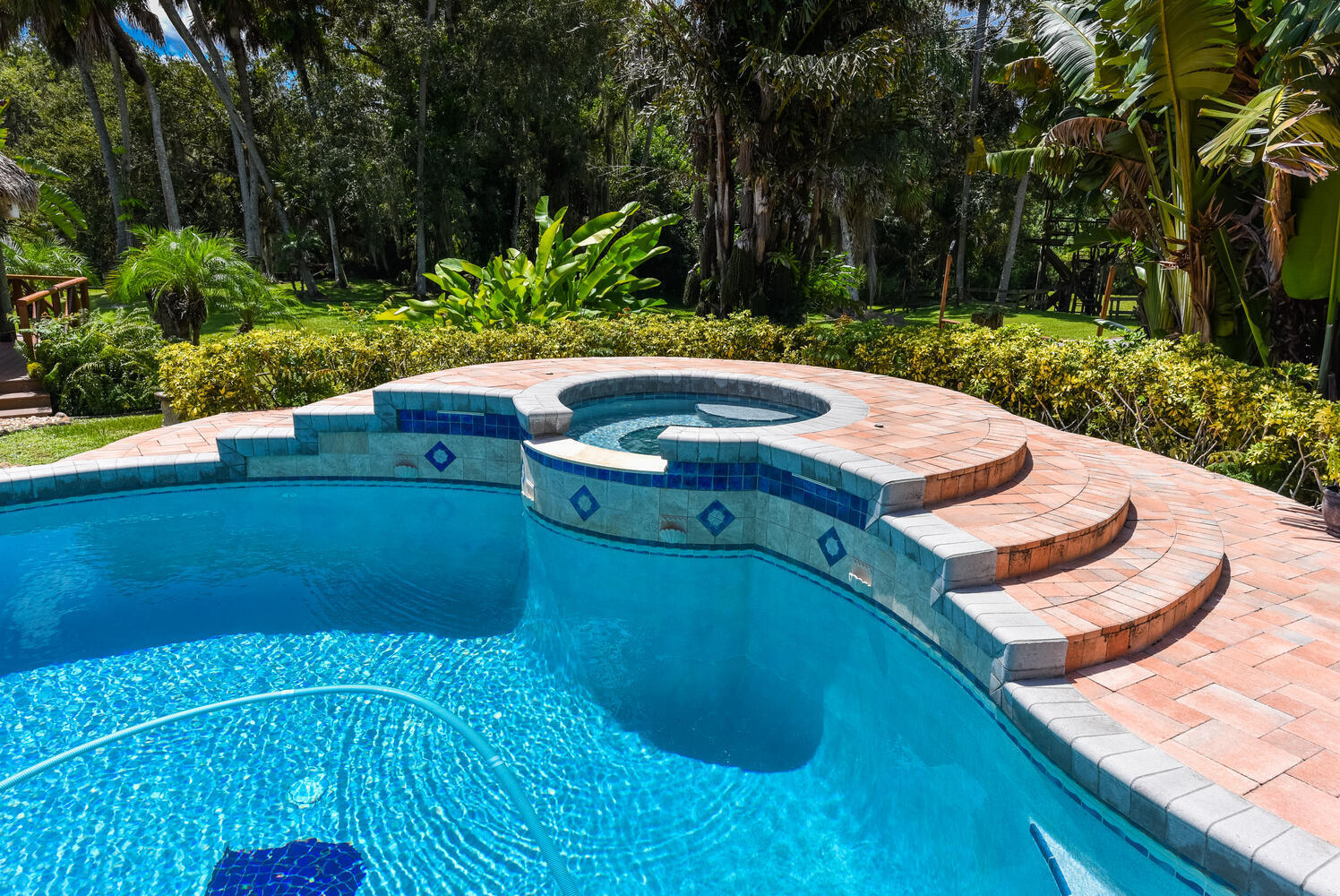 METES AND BOUNDS - Residential