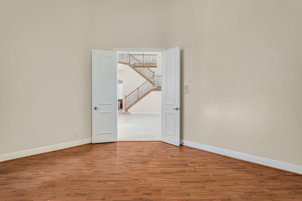 VERSAILLES - Residential Lease