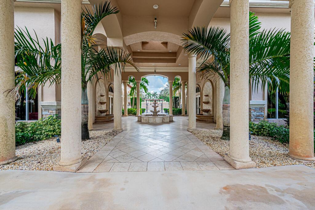 VERSAILLES - Residential Lease