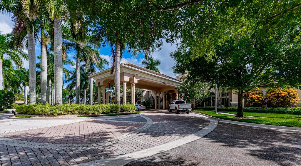 VERSAILLES - Residential Lease