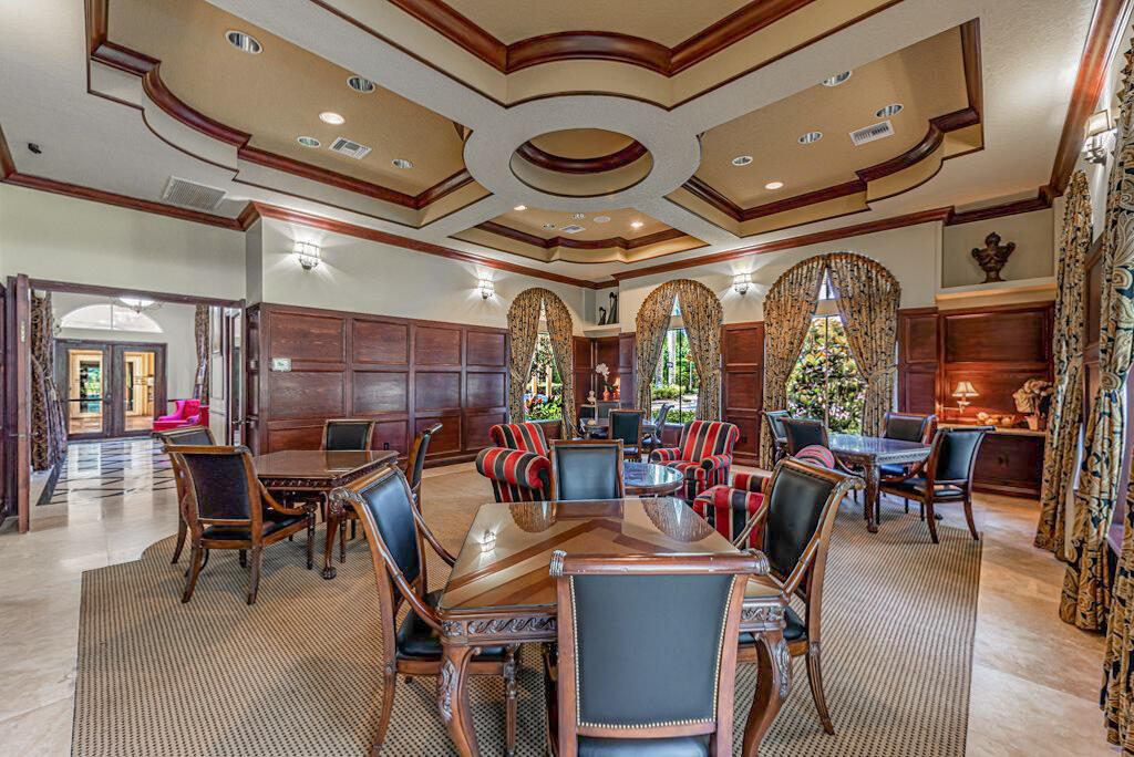 VERSAILLES - Residential Lease