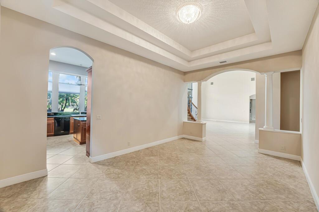 VERSAILLES - Residential Lease