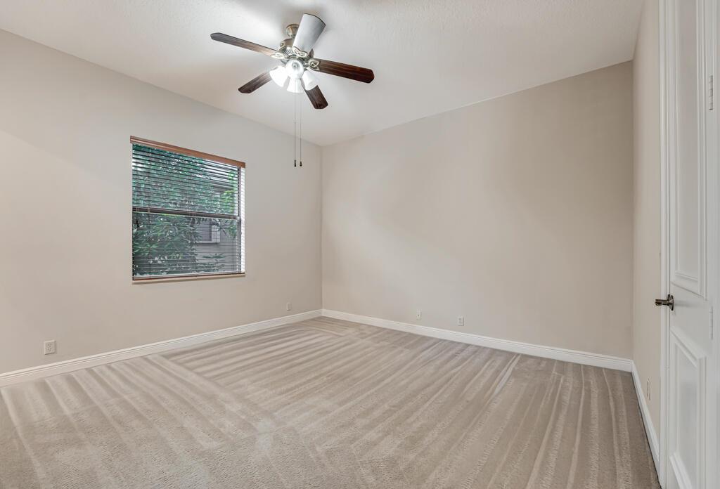 VERSAILLES - Residential Lease