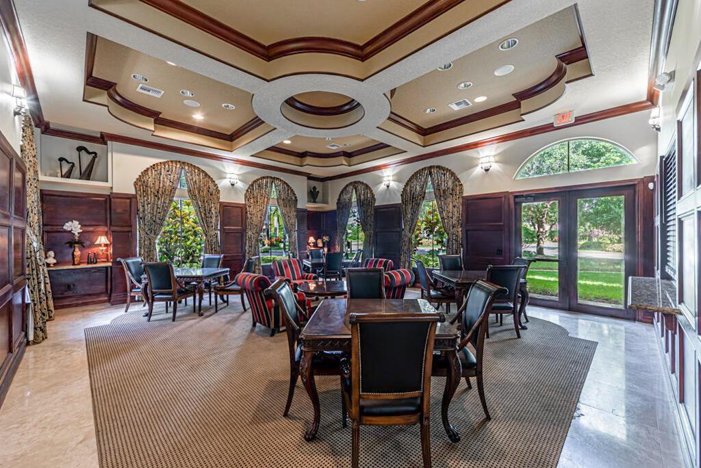 VERSAILLES - Residential Lease