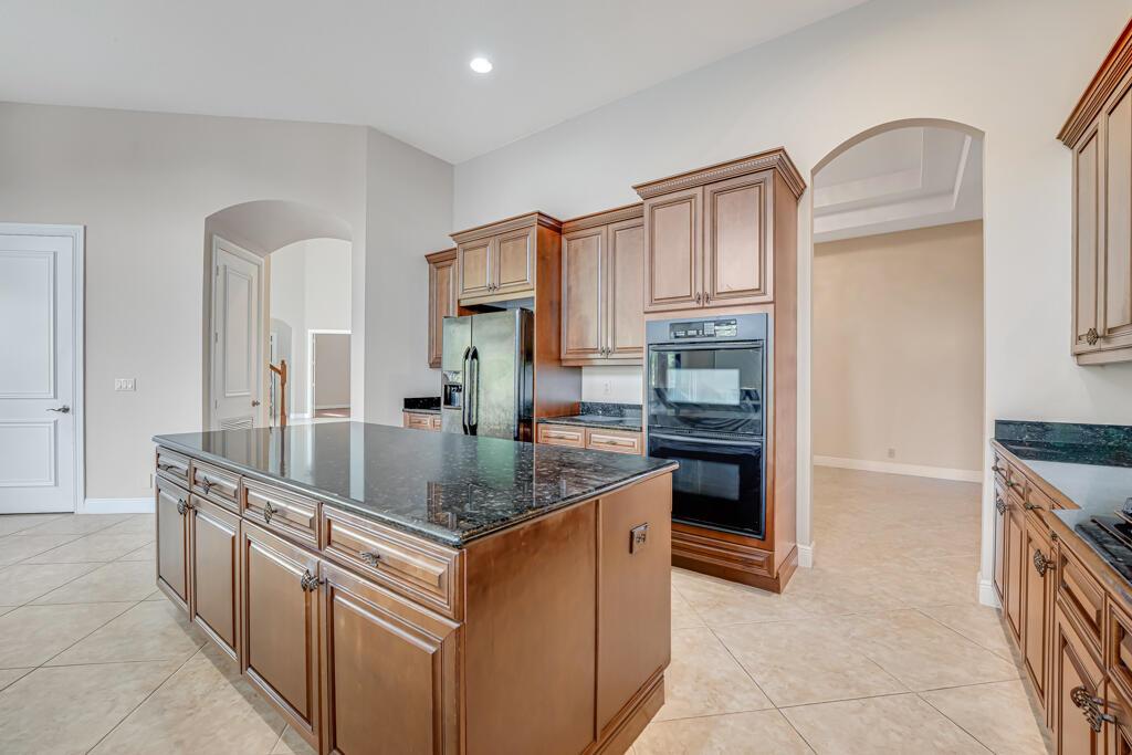 VERSAILLES - Residential Lease