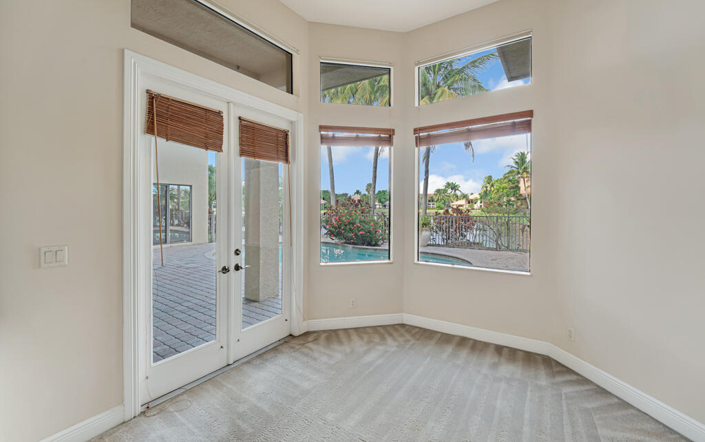 VERSAILLES - Residential Lease