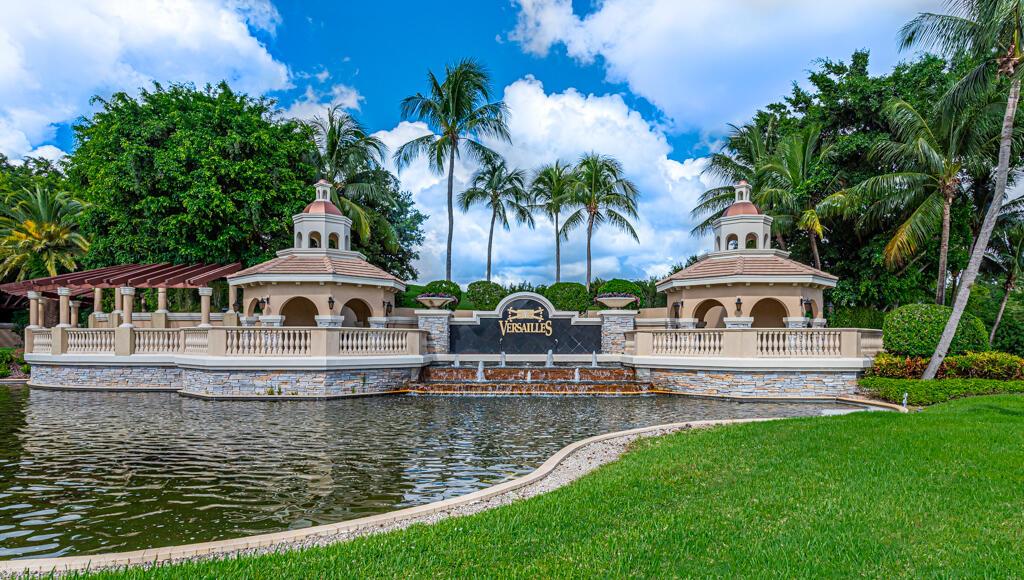 VERSAILLES - Residential Lease