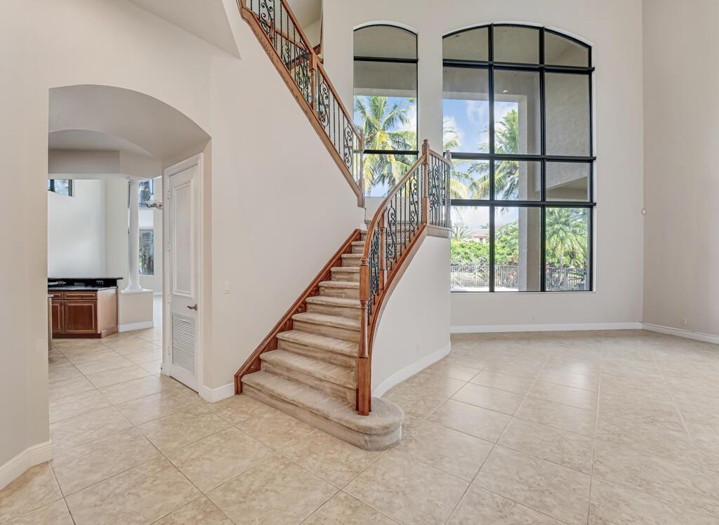 VERSAILLES - Residential Lease