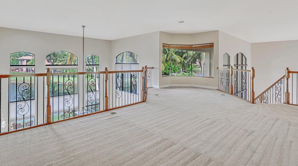 VERSAILLES - Residential Lease