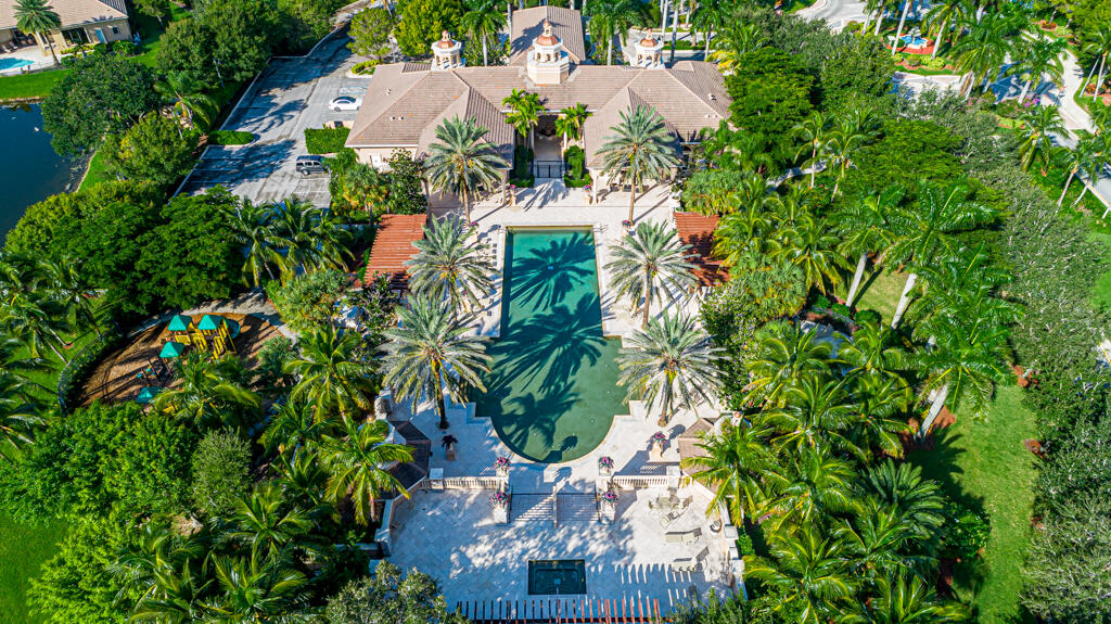 VERSAILLES - Residential Lease