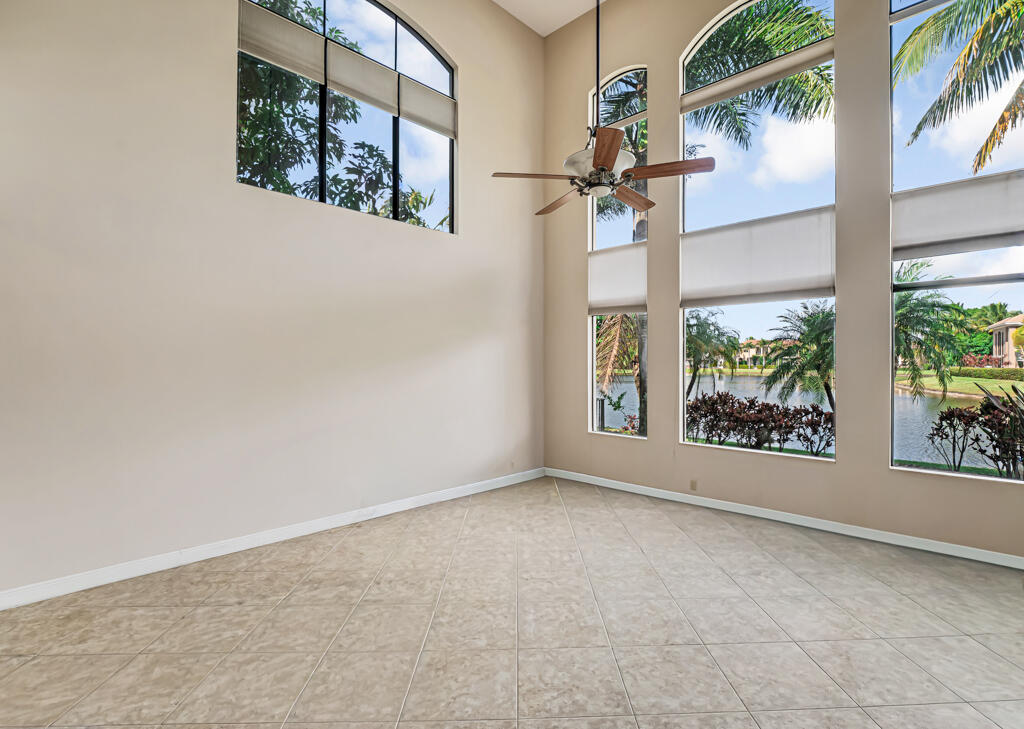 VERSAILLES - Residential Lease