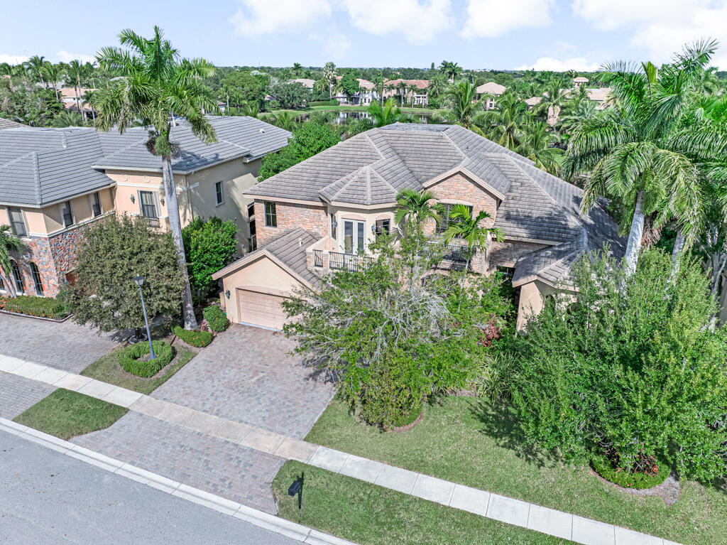 VERSAILLES - Residential Lease