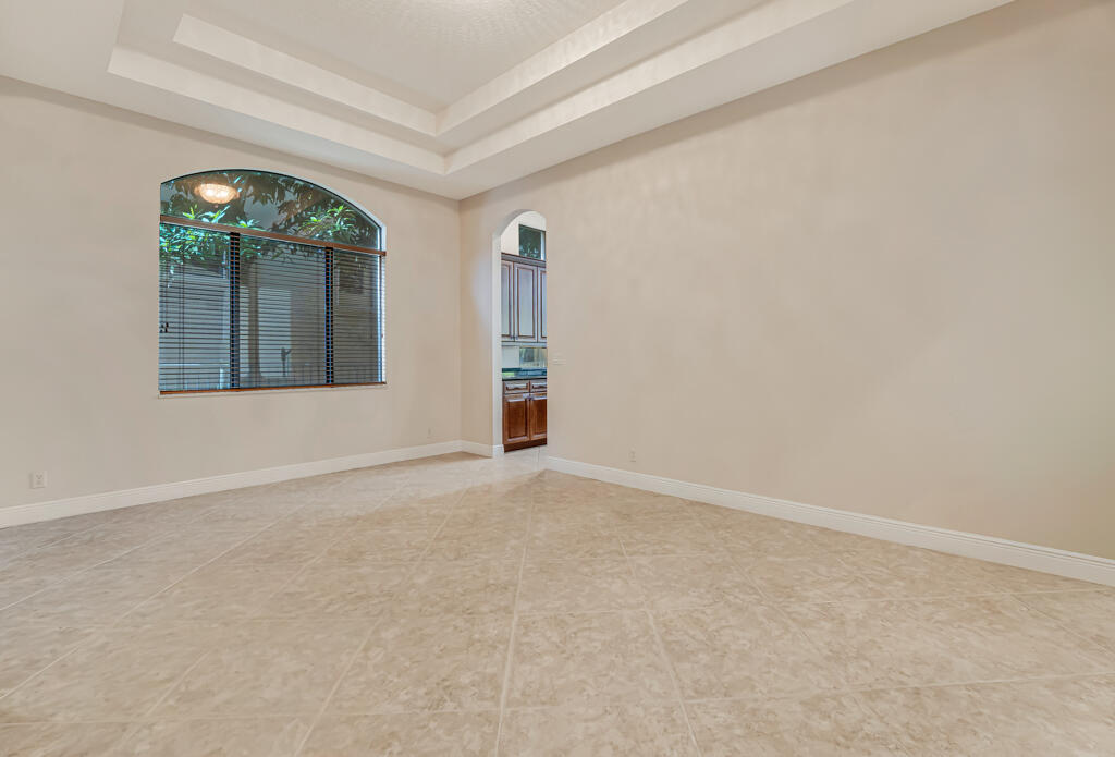 VERSAILLES - Residential Lease