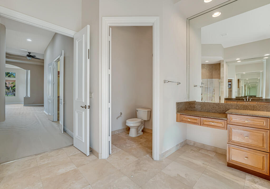 VERSAILLES - Residential Lease