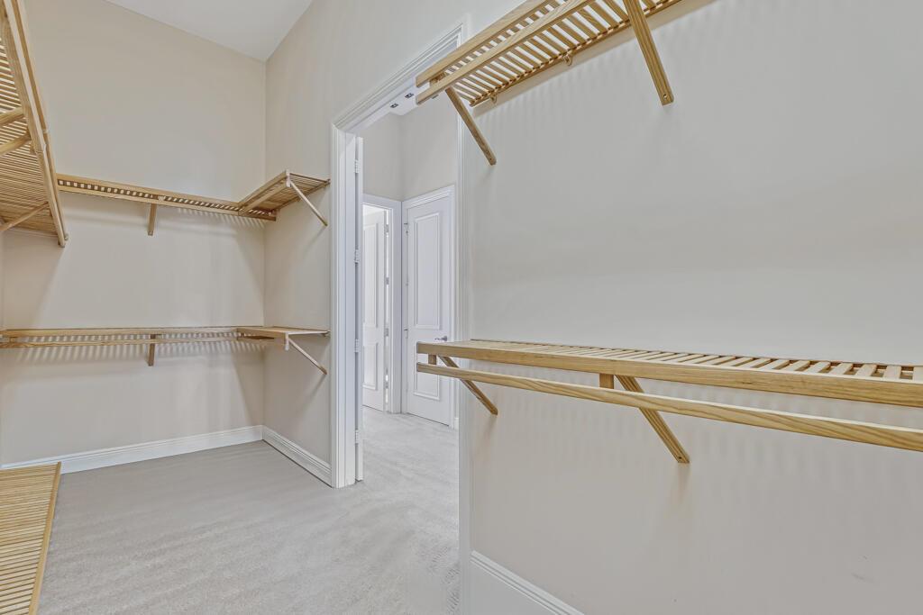 VERSAILLES - Residential Lease