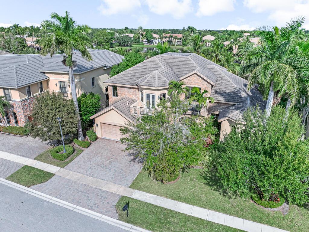 VERSAILLES - Residential Lease