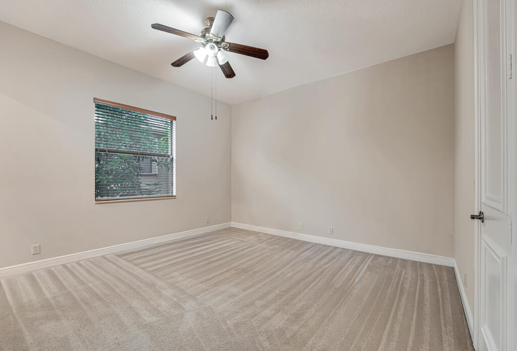 VERSAILLES - Residential Lease