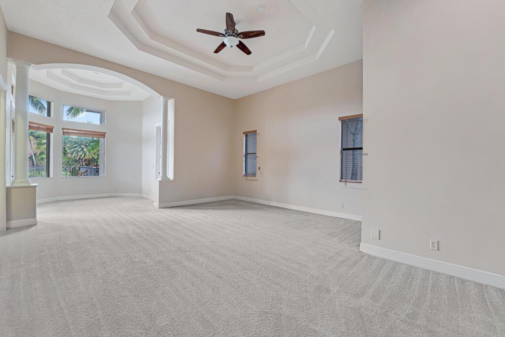 VERSAILLES - Residential Lease