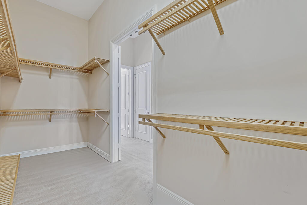 VERSAILLES - Residential Lease