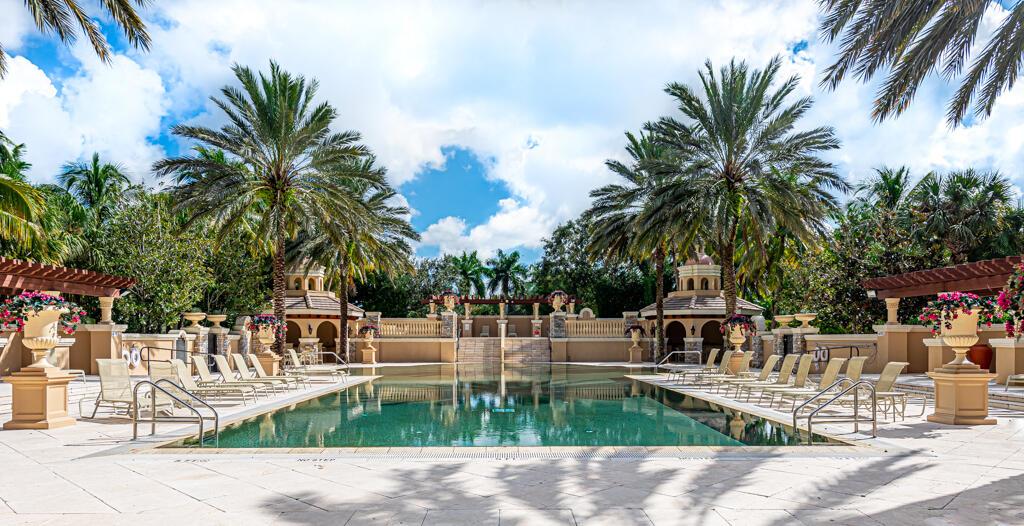 VERSAILLES - Residential Lease