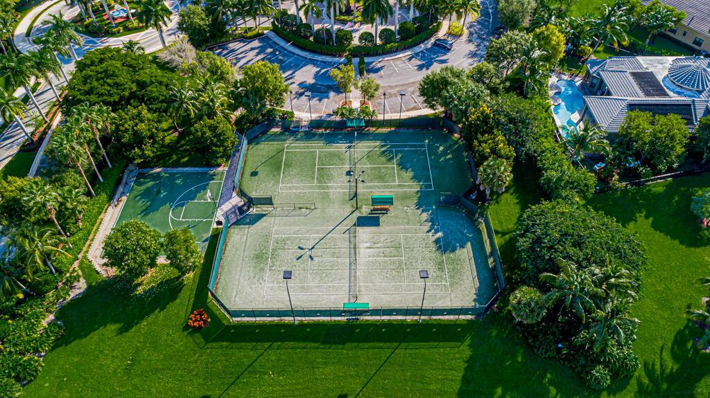 VERSAILLES - Residential Lease