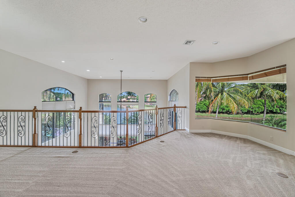 VERSAILLES - Residential Lease