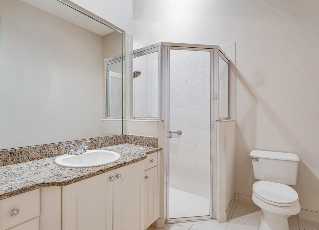 VERSAILLES - Residential Lease