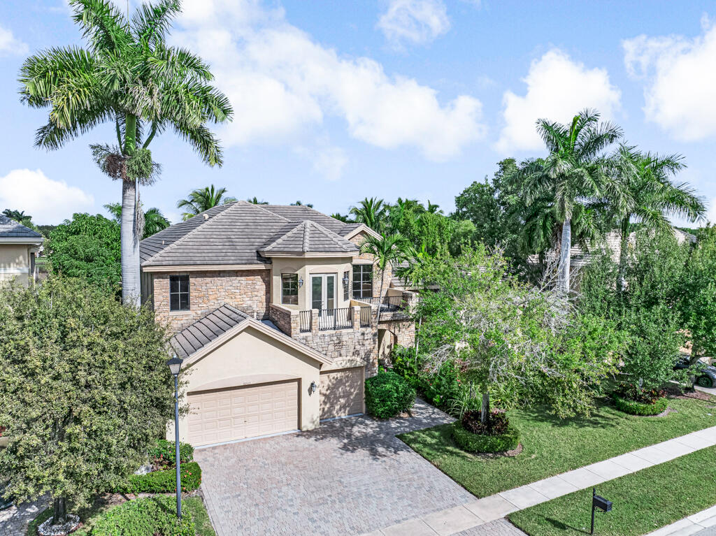 VERSAILLES - Residential Lease