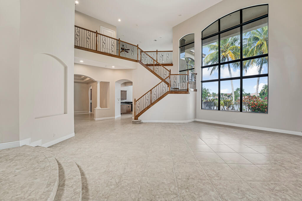 VERSAILLES - Residential Lease