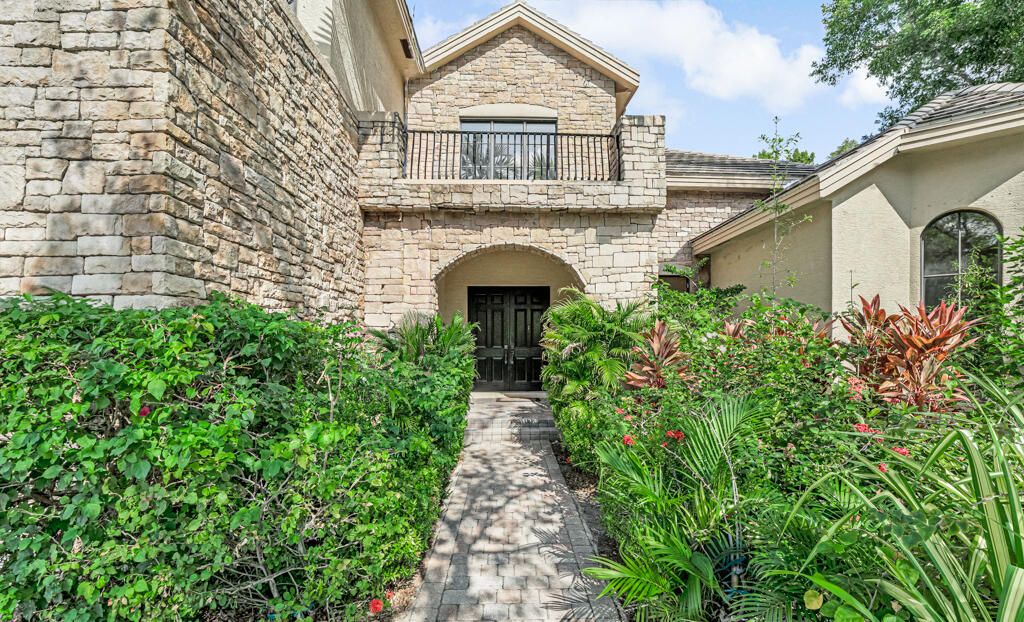 VERSAILLES - Residential Lease