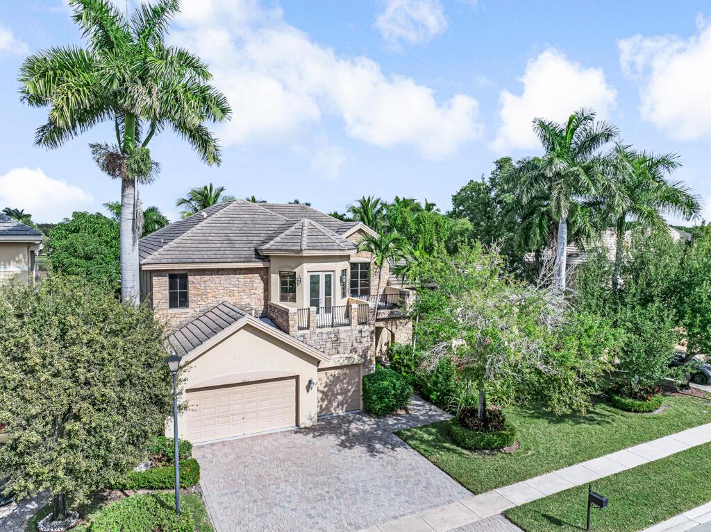 VERSAILLES - Residential Lease