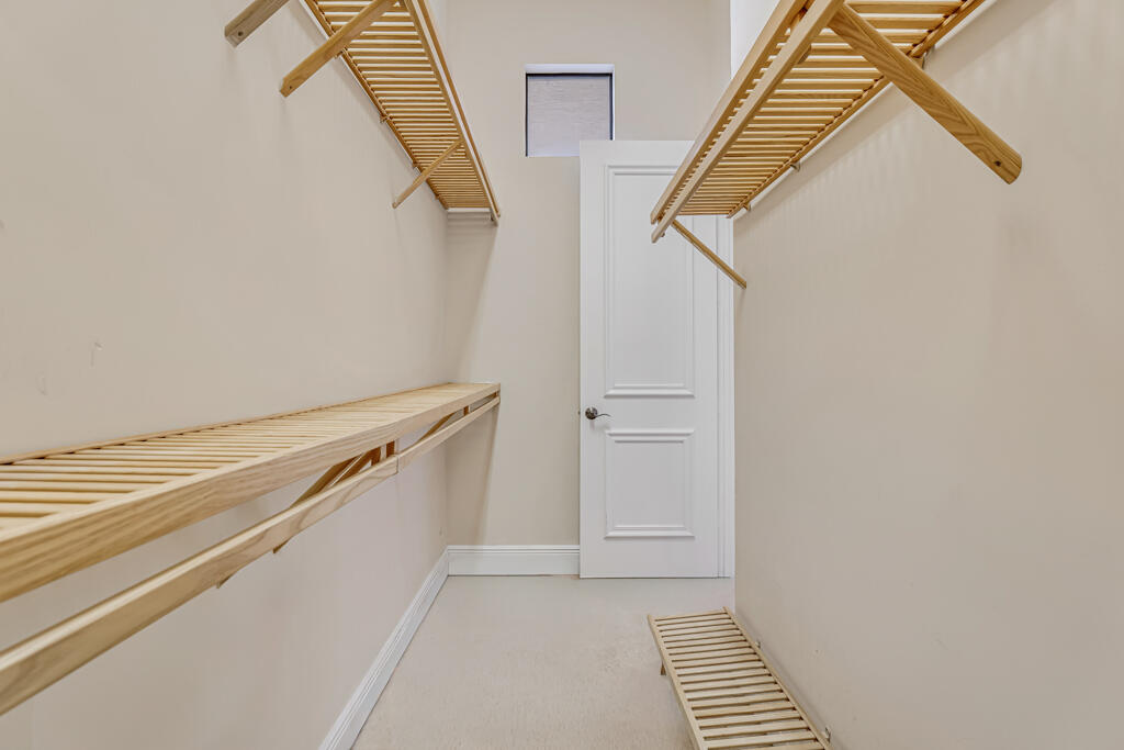 VERSAILLES - Residential Lease